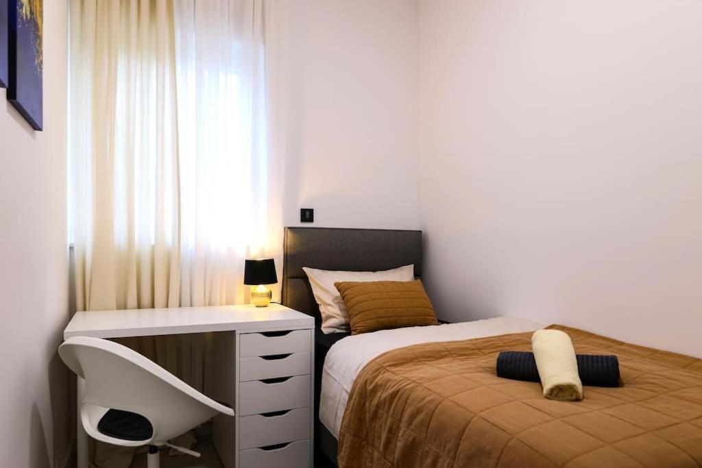 Grgic - Lux Apt1 - Free Parking